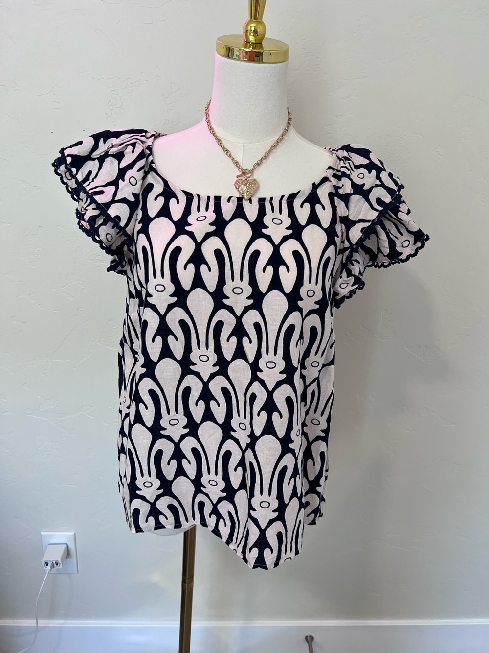 Christian Siriano Women's Navy and Pink Patterned Ruffle Sleeve Top NWT 🌷